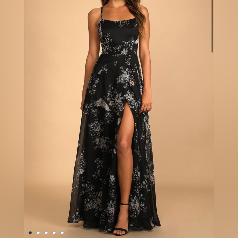 Black Floral Print Maxi Dress! 💕